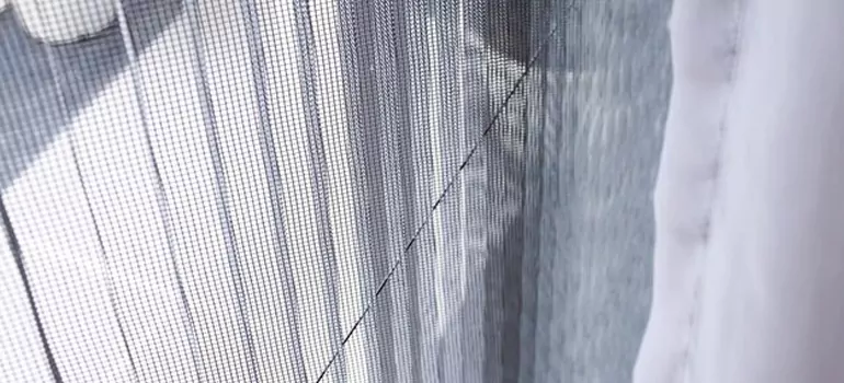 Fixing Screen Window Mesh in Bayshore Gardens, FL